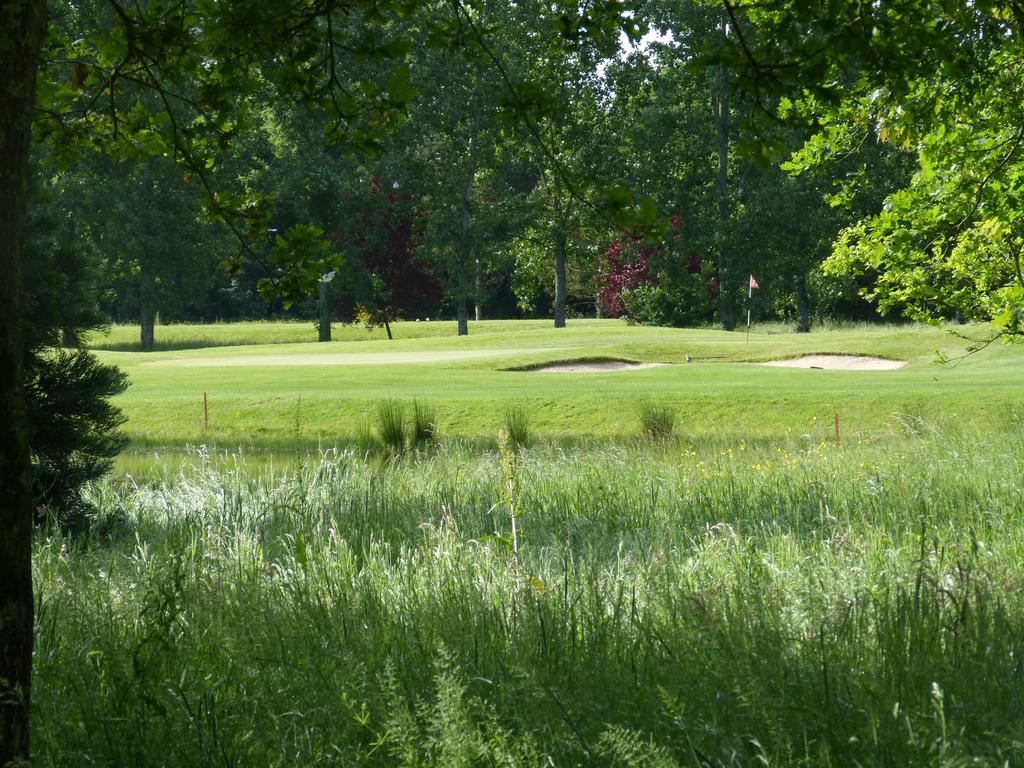 Anjou Golf And Country Club Hotel Champigne Bagian luar foto